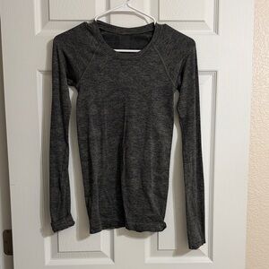 Lululemon Swiftly Tech Long Sleeve 2.0 (hip length)